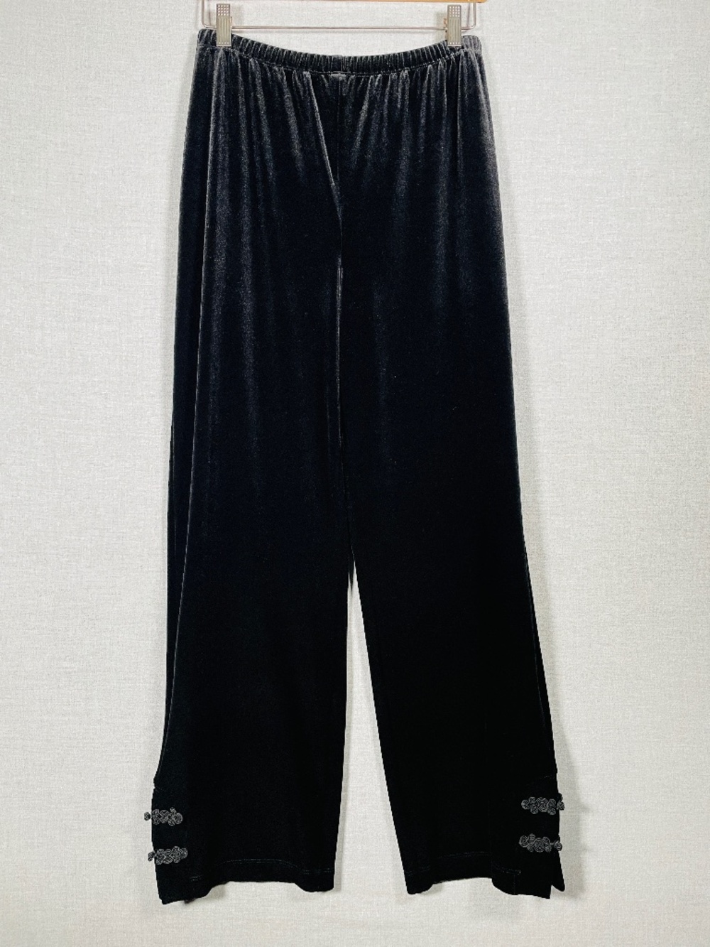 Chico's Black Velvet Wide Leg Pants 1R / US 8/10 Frog Button Slit Velour